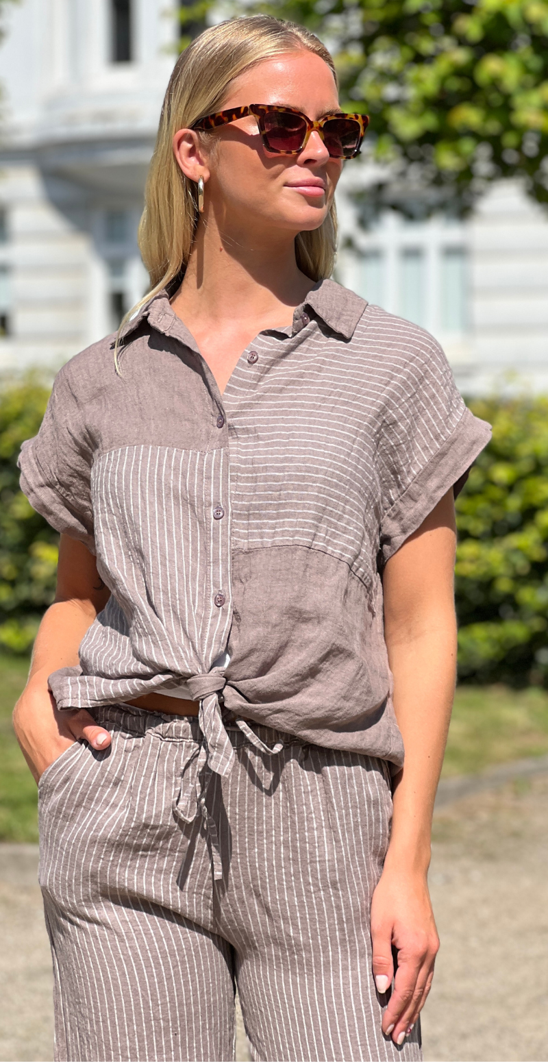 Kaitlin hørbluse med felter af striber fango LikeLondon