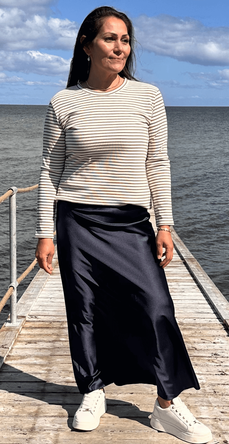 Cissi satin nederdel sort LikeLondon By Christina
