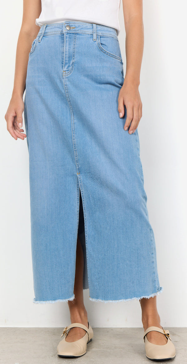 Lysblå denim nederdel med høj talje og slids foran modelbillede 1