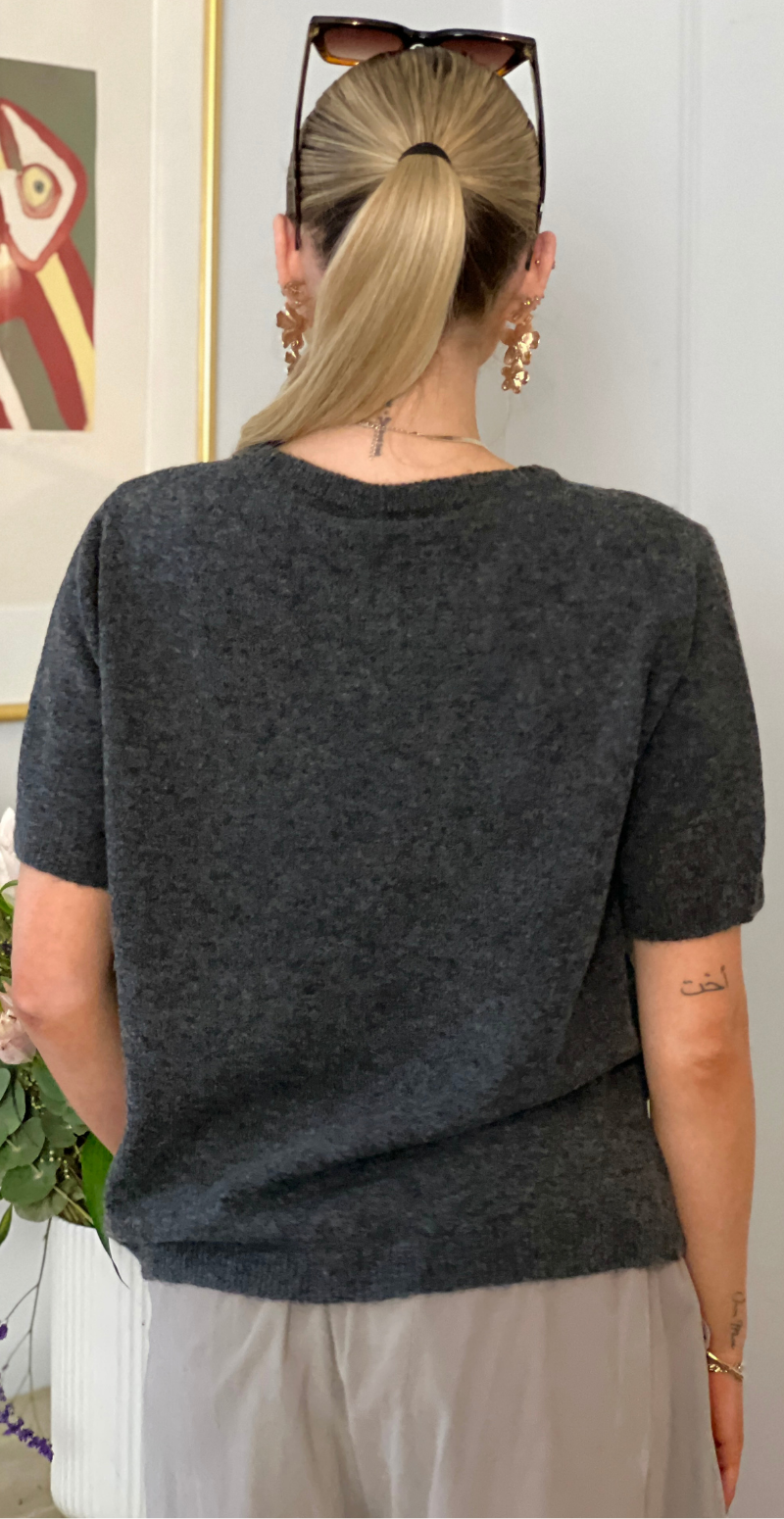 Ejda uldstrik med korte ærmer antracit LikeLondon