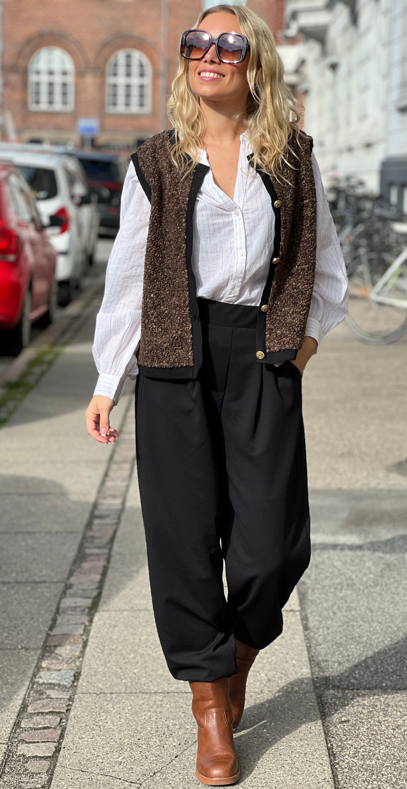 Bessie vest i teddylook med foer brun Soya Concept