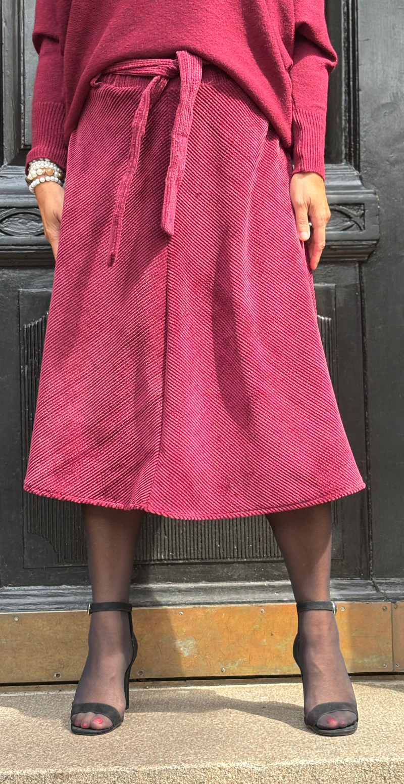 Amalie fløjlsnederdel med bindebånd i taljen bordeaux LikeLondon