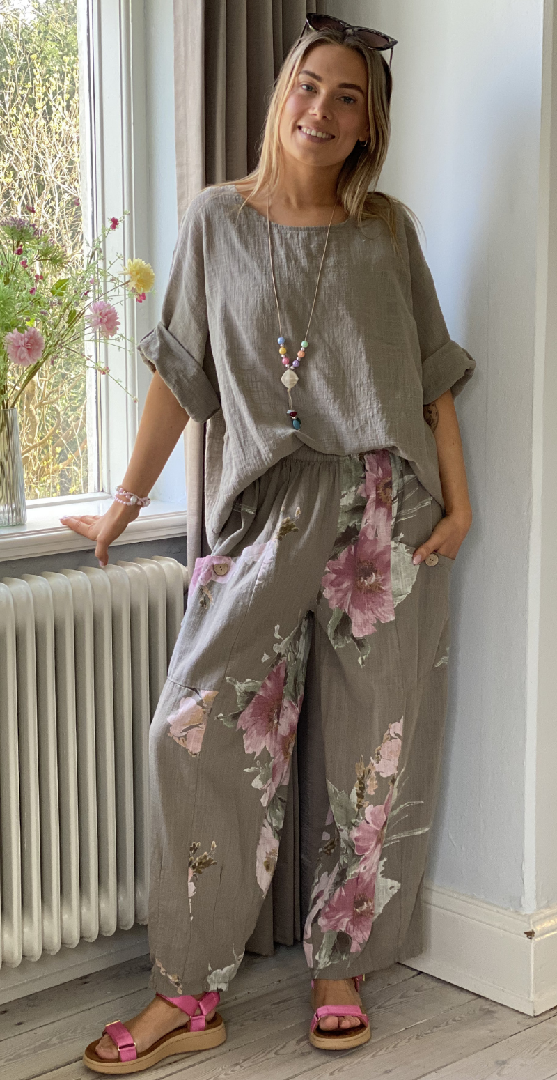 Forudbestil uge 18 Gwen bukser med blomsterprint og lommer fango LikeLondon