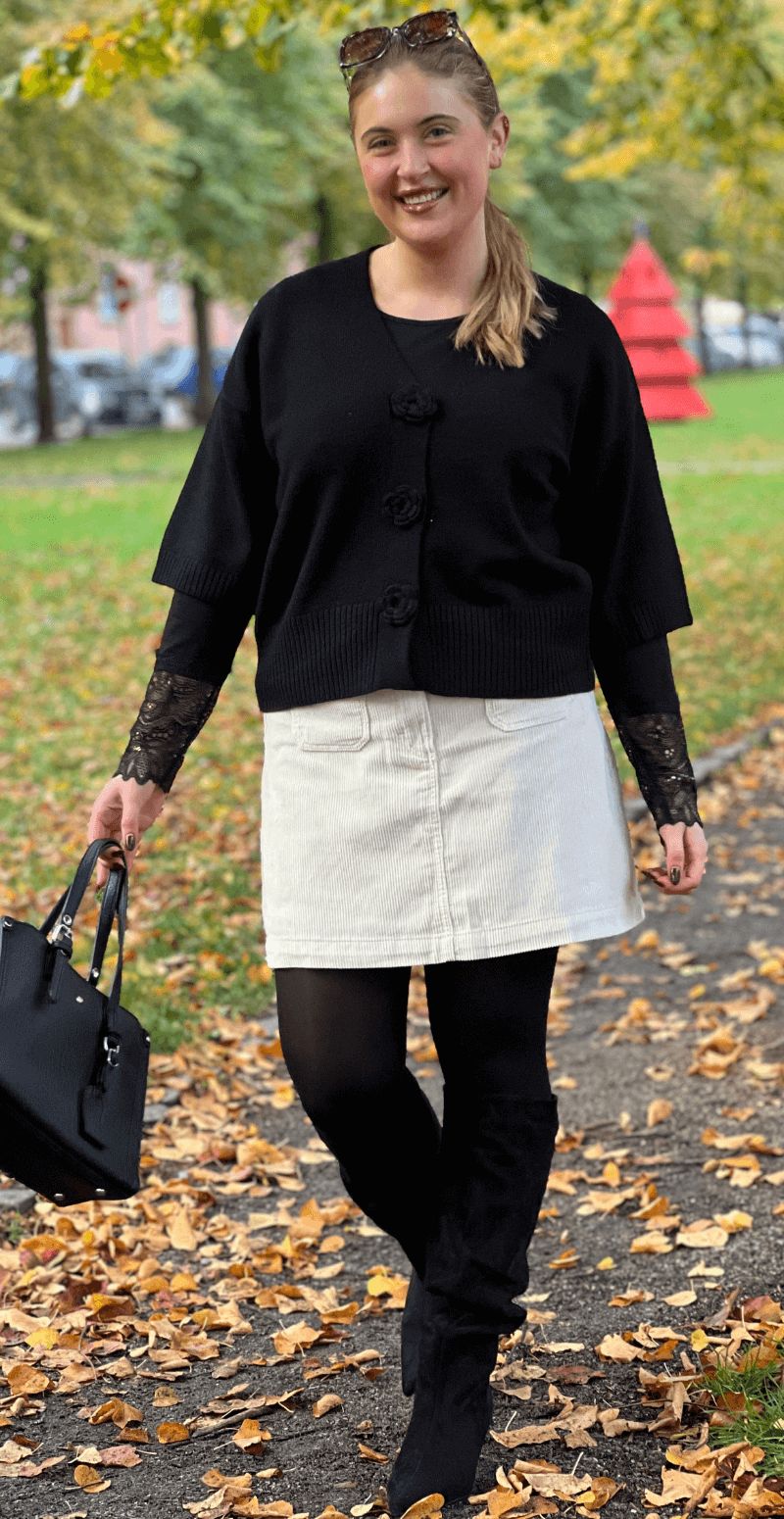 Alpi cardigan med hæklede knapper sort