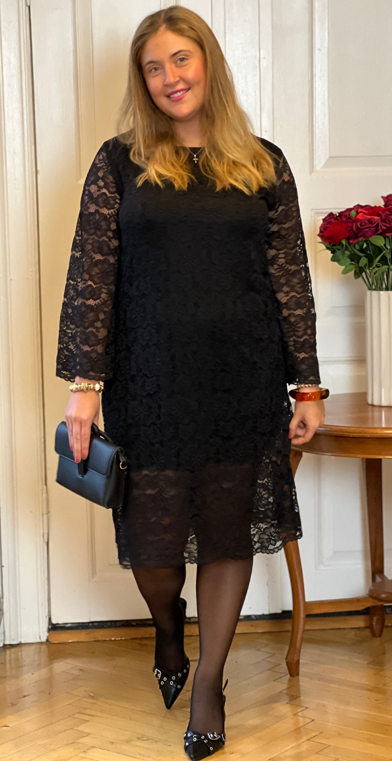 Chaline blondekjole med lange ærmer sort LikeLondon