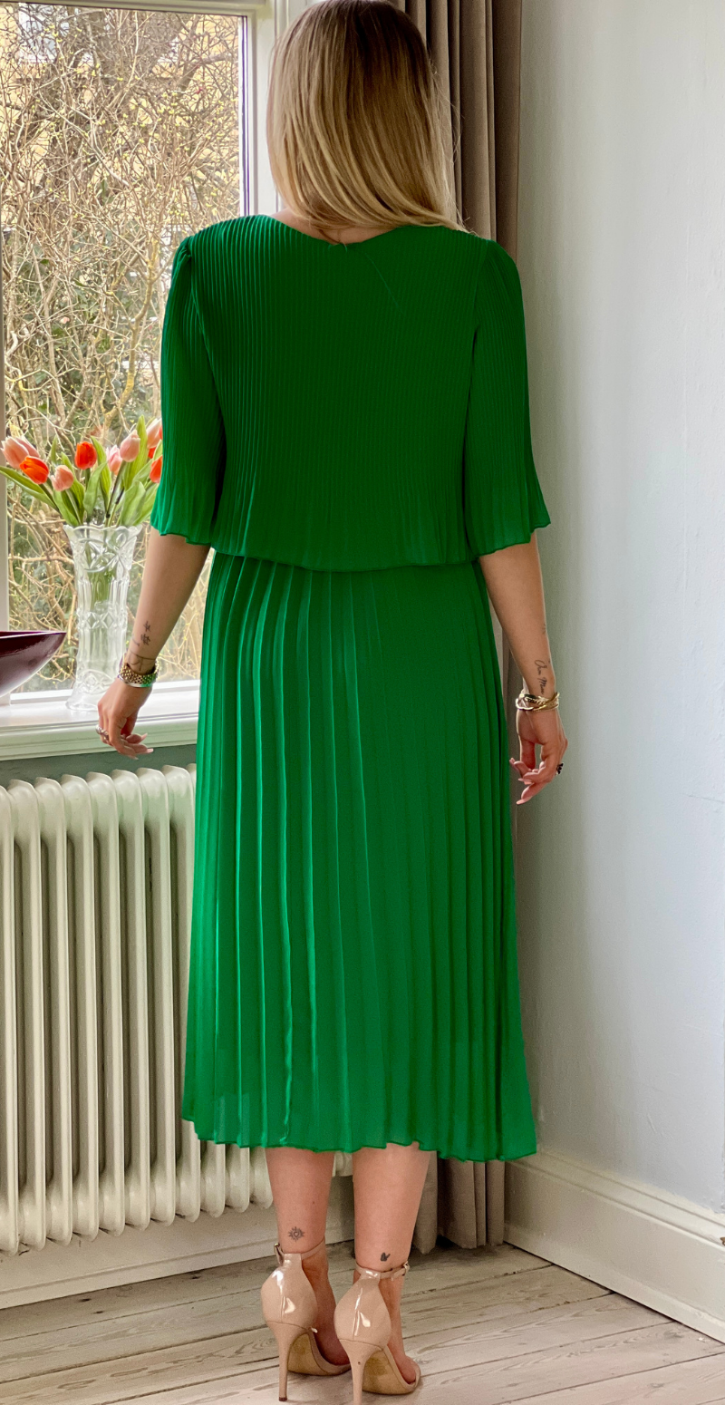 Forudbestil uge 15 Carmen plisseret kjole med elastik i taljen grøn LikeLondonf