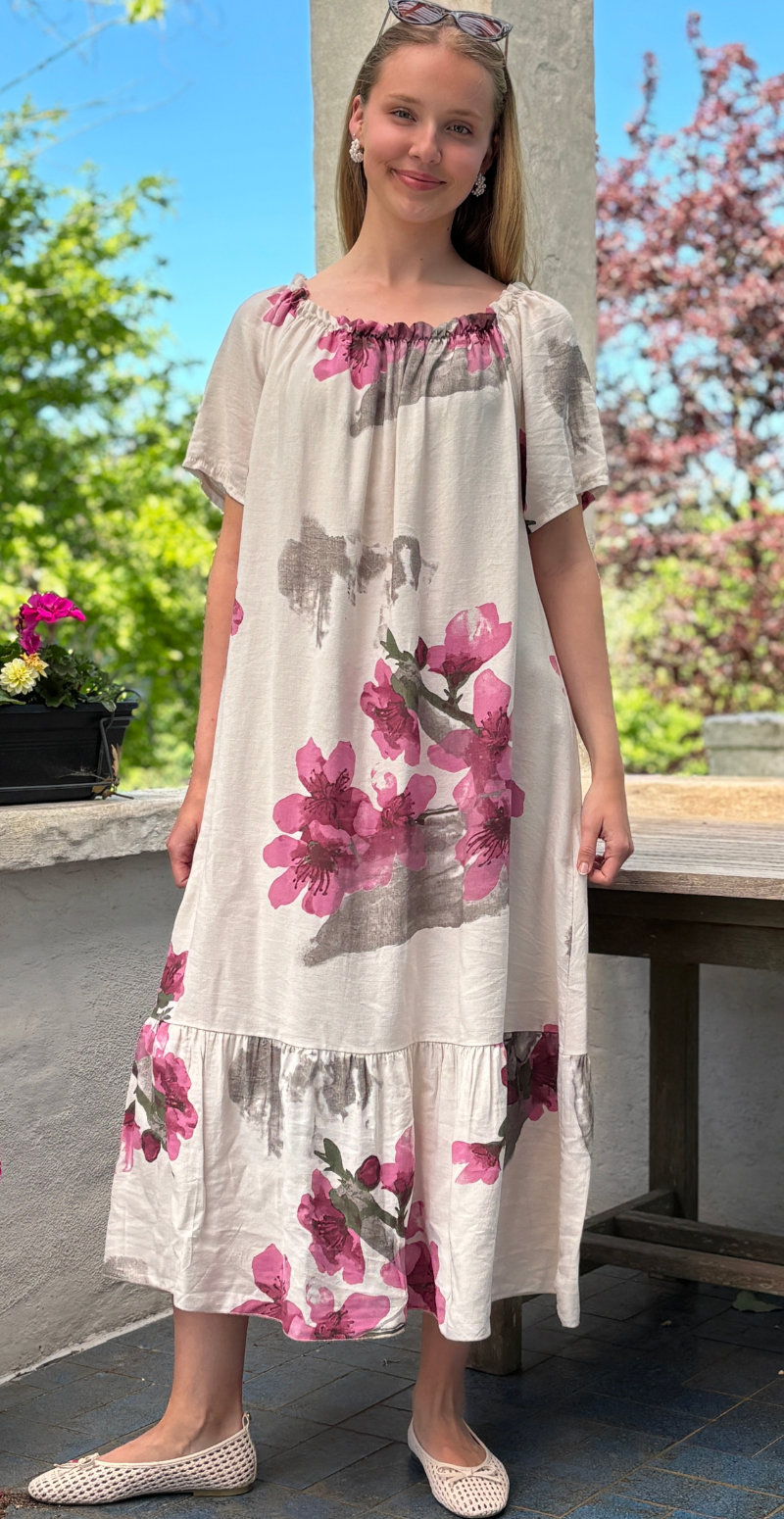 Eloise lang kjole med blomsterprint og peplumkant beige LikeLondon