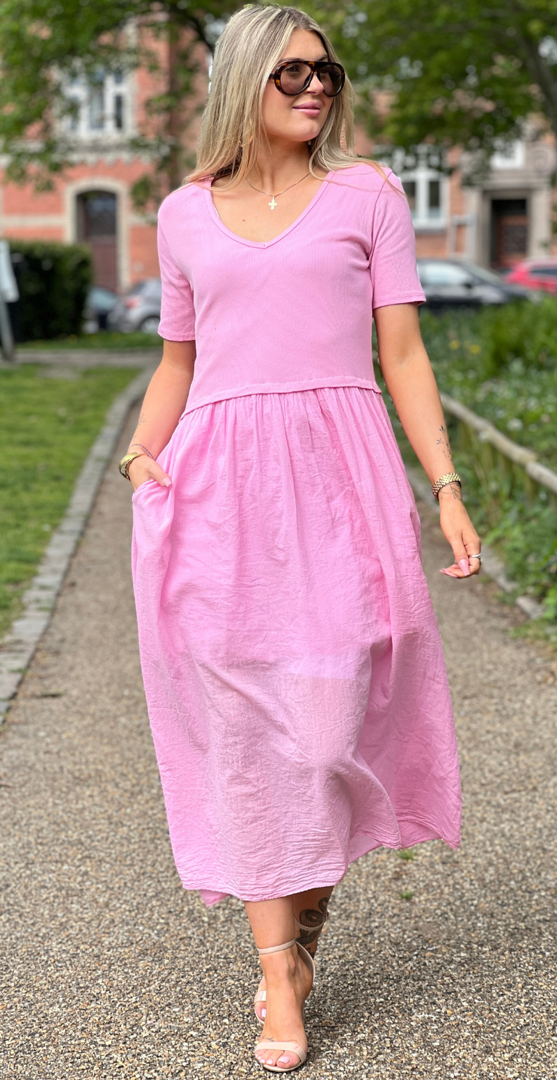 Christiane kjole med V-udskæring og overdel i rib pink LikeLondon