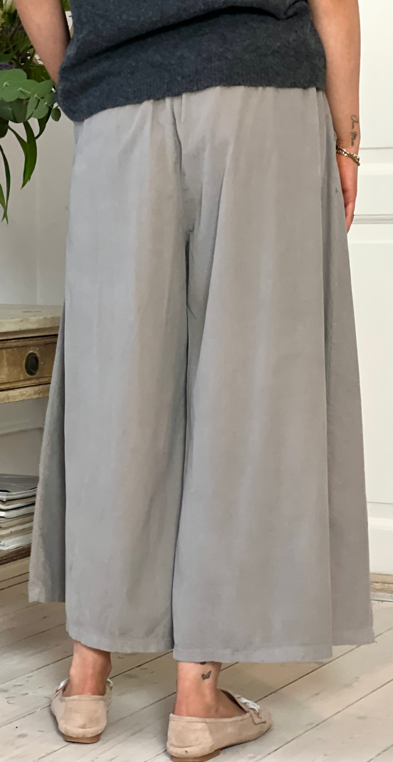 Marnie fløjlsbukser med vidde fango LikeLondon