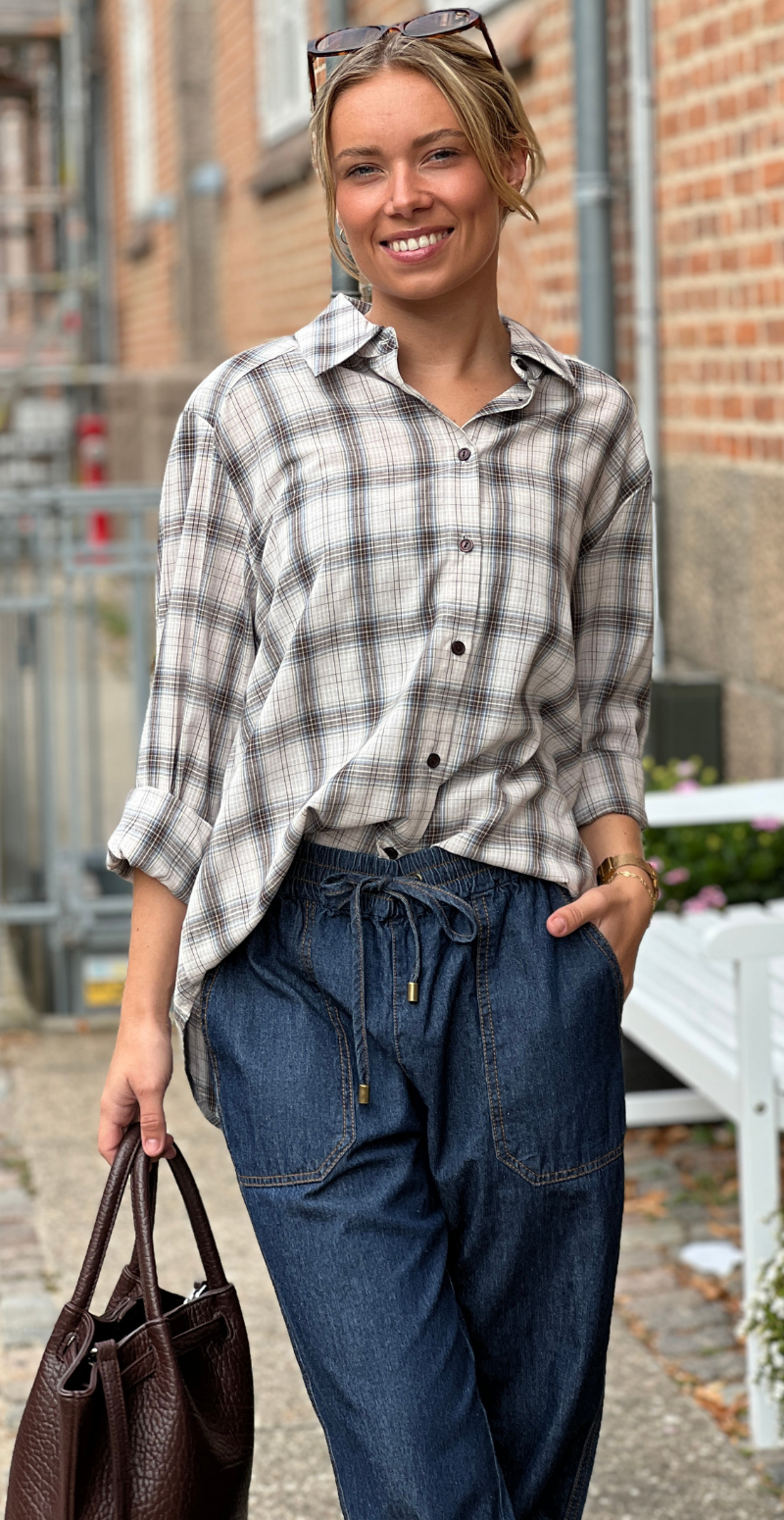 Nerissa skjorte med tern og lange ærmer moonbeam w. chambray blue Freequent