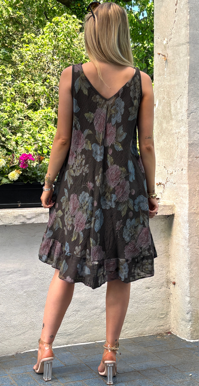 Iben kjole med blomsterprint og peplum brun LikeLondon