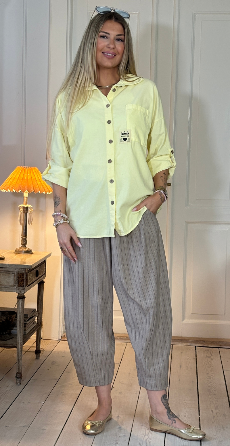 Venia fløjlsskjorte med lomme gul LikeLondon