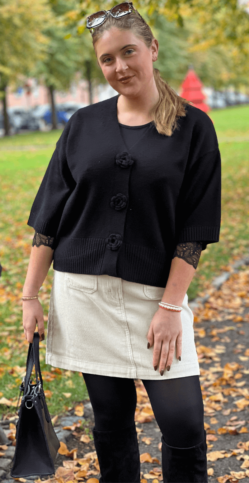 Alpi cardigan med hæklede knapper sort