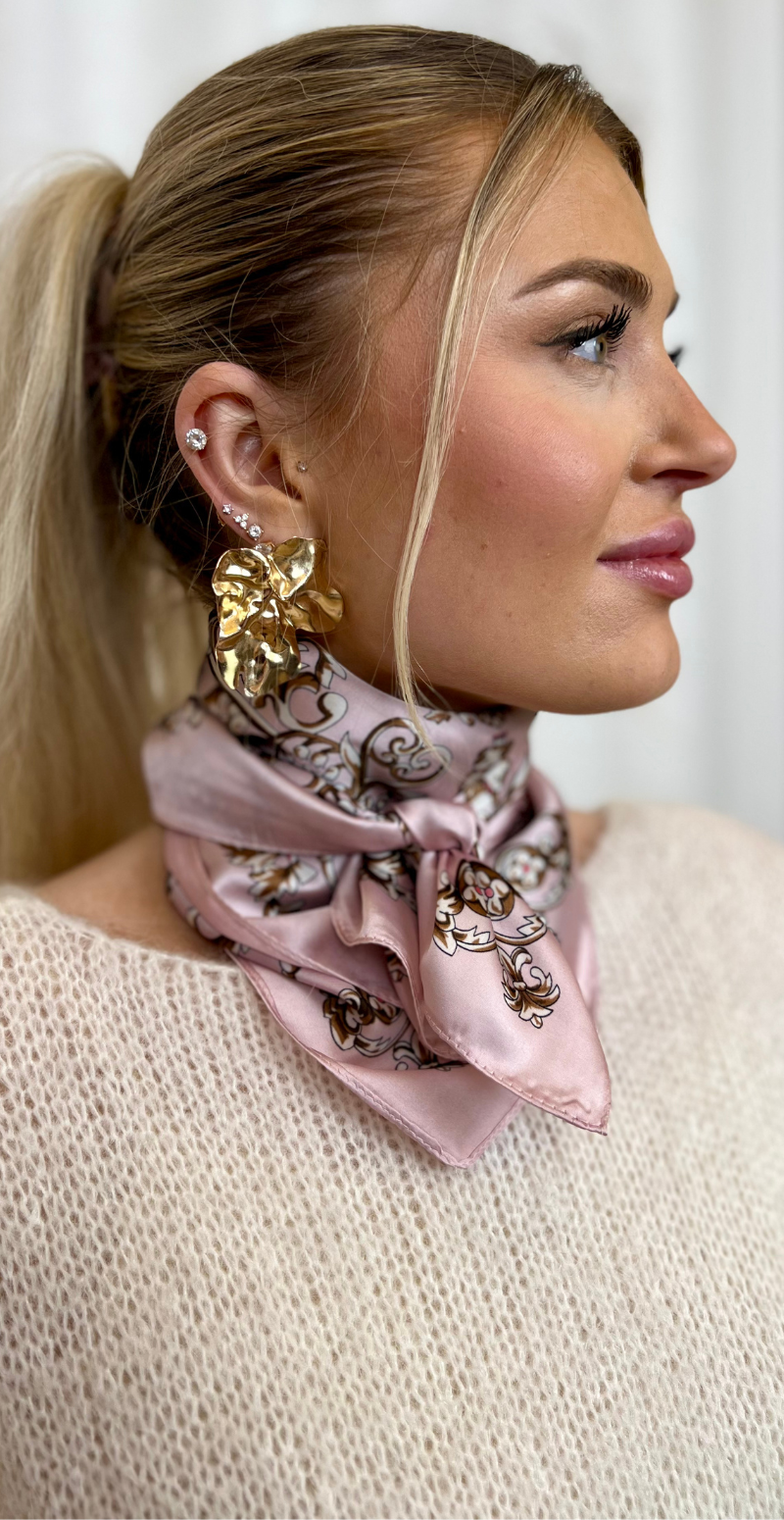 Tørklæde med rokokomønster lyserød LikeLondon