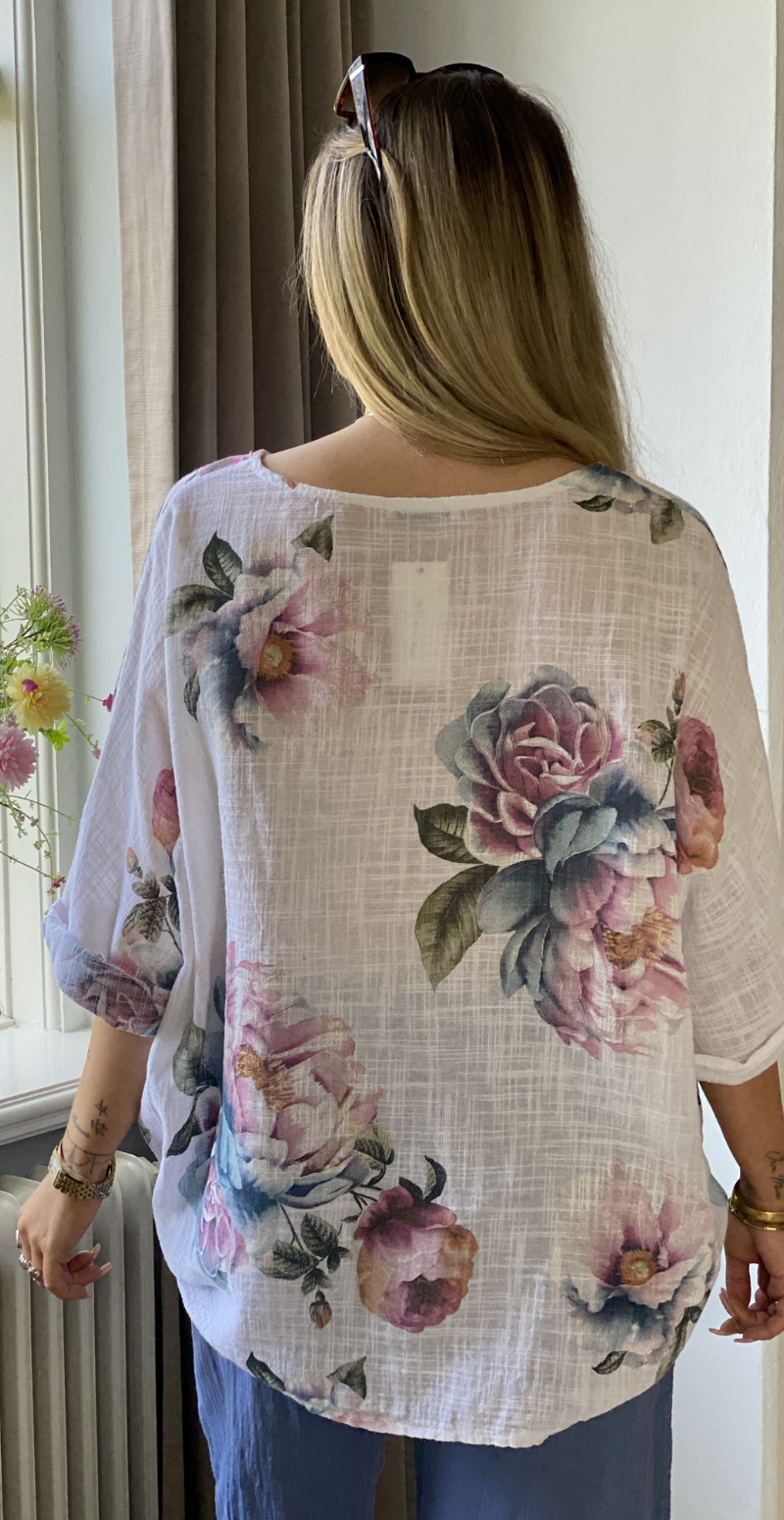 Forudbestil uge 18 Feodora blomstret bluse med vidde og halskæde hvid LikeLondon