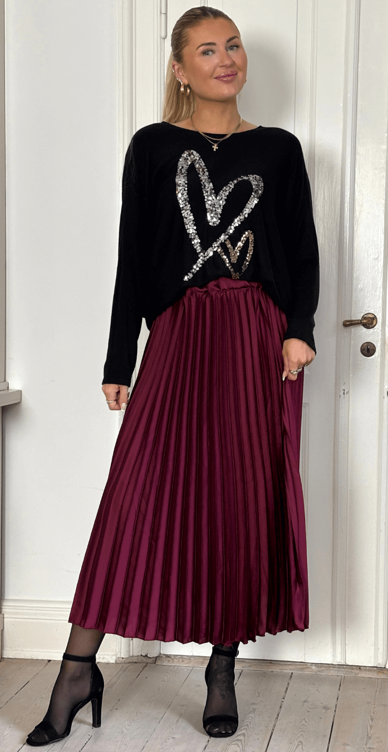 Camma plisseret satin nederdel bordeaux LikeLondon