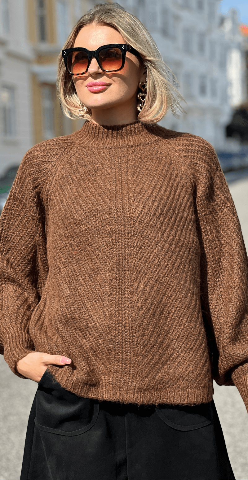 Oksana turtleneck brun