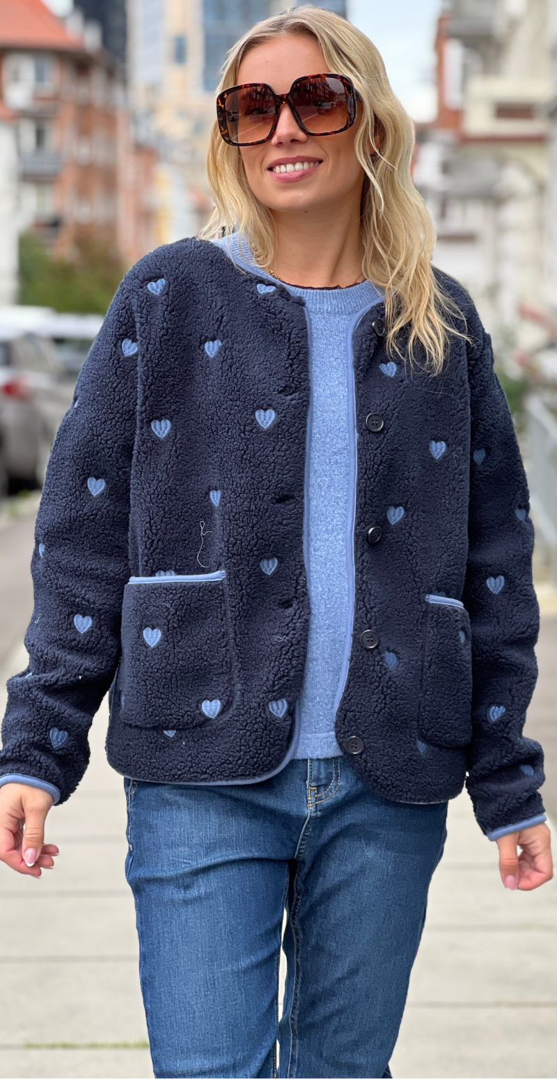 Zita teddy jakke med hjerter navy LikeLondon