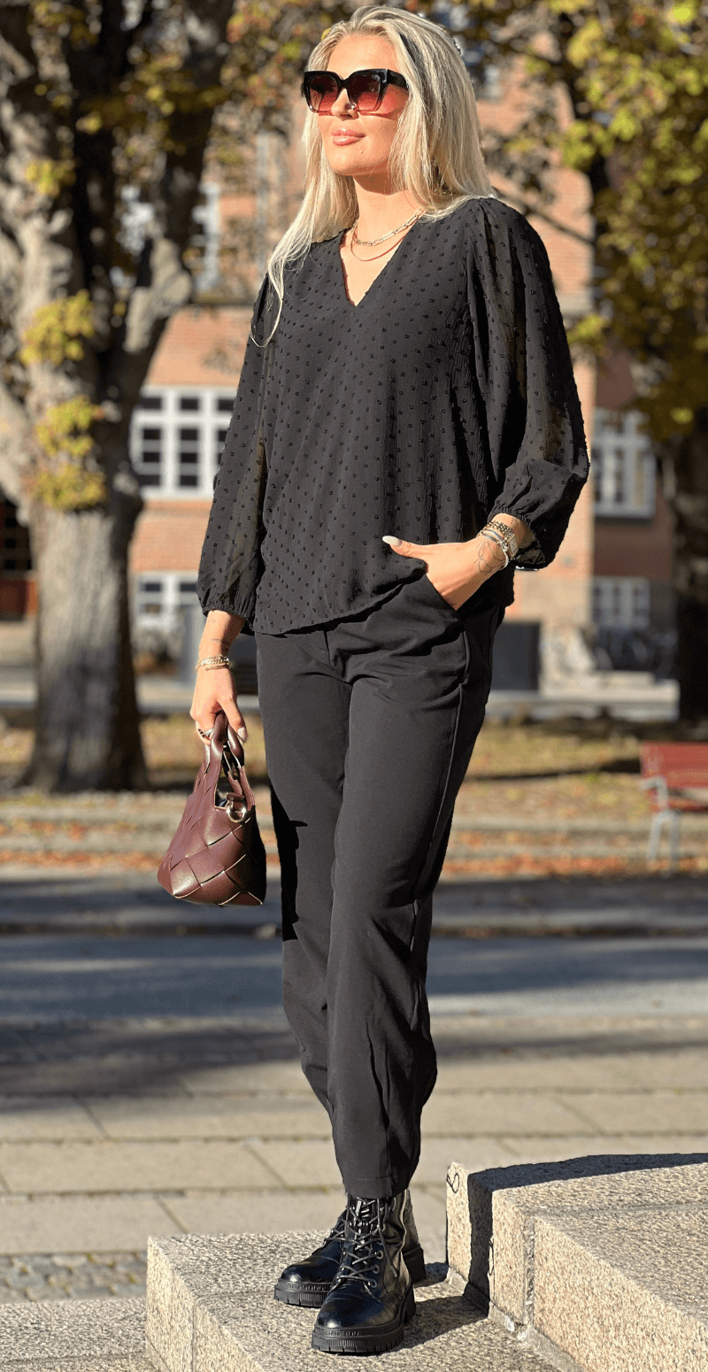 Izette bluse sort