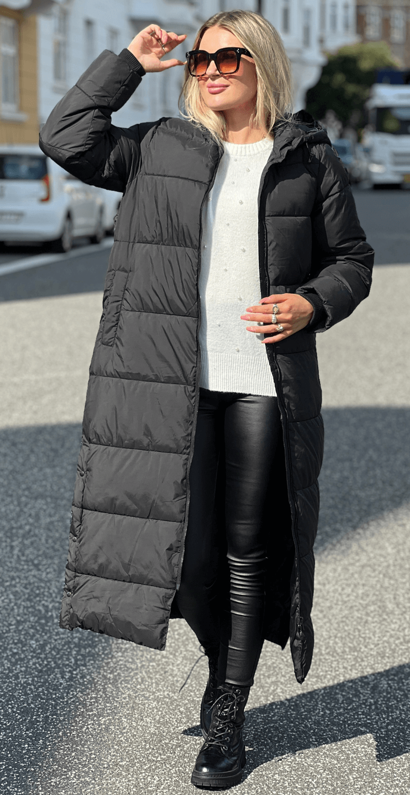 Liva frakke med hætte sort LikeLondon