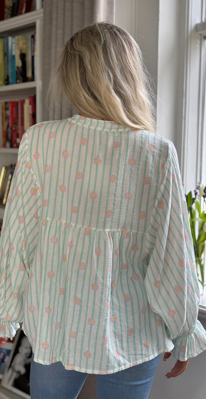 Winnie bluse med striber og blomster mint LikeLondon