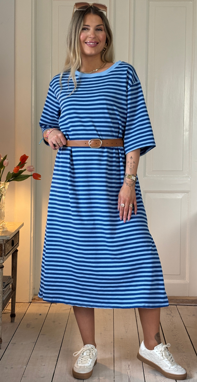Zenia kjole med striber i royal blue LikeLondon