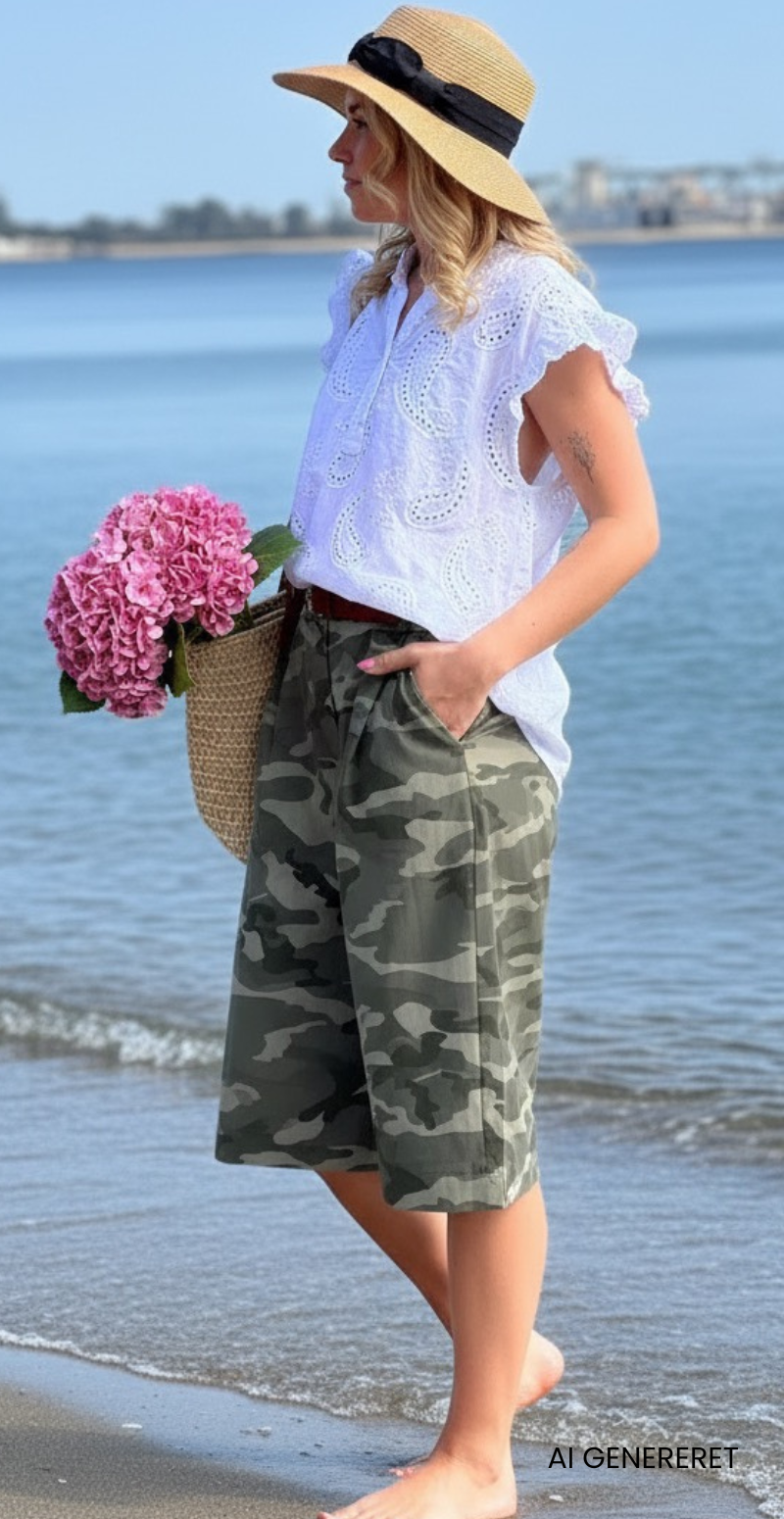 Emma bermuda shorts med camouflage og bælte khaki LikeLondon