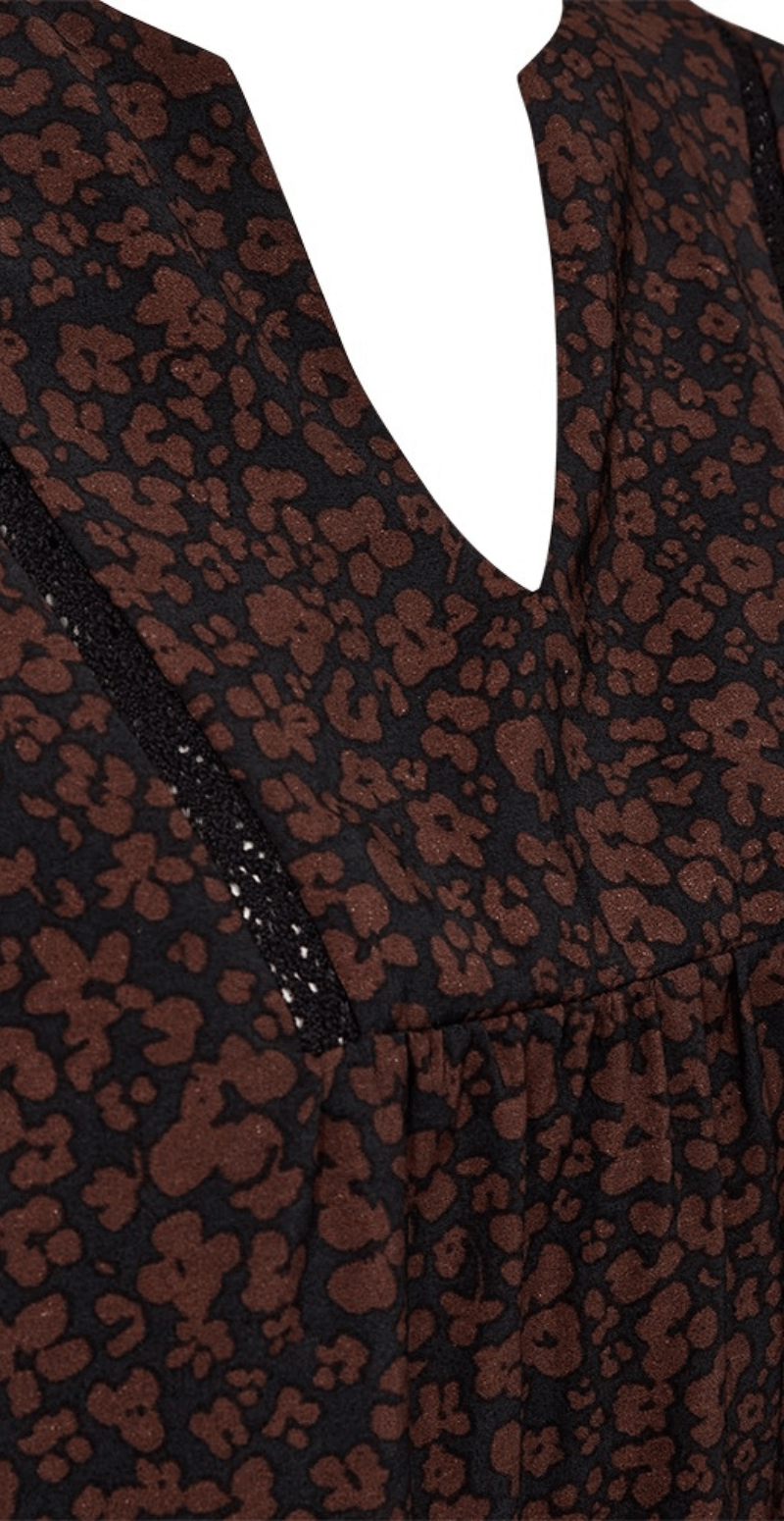 Molli bluse med blomstermønster black w. coffee bean