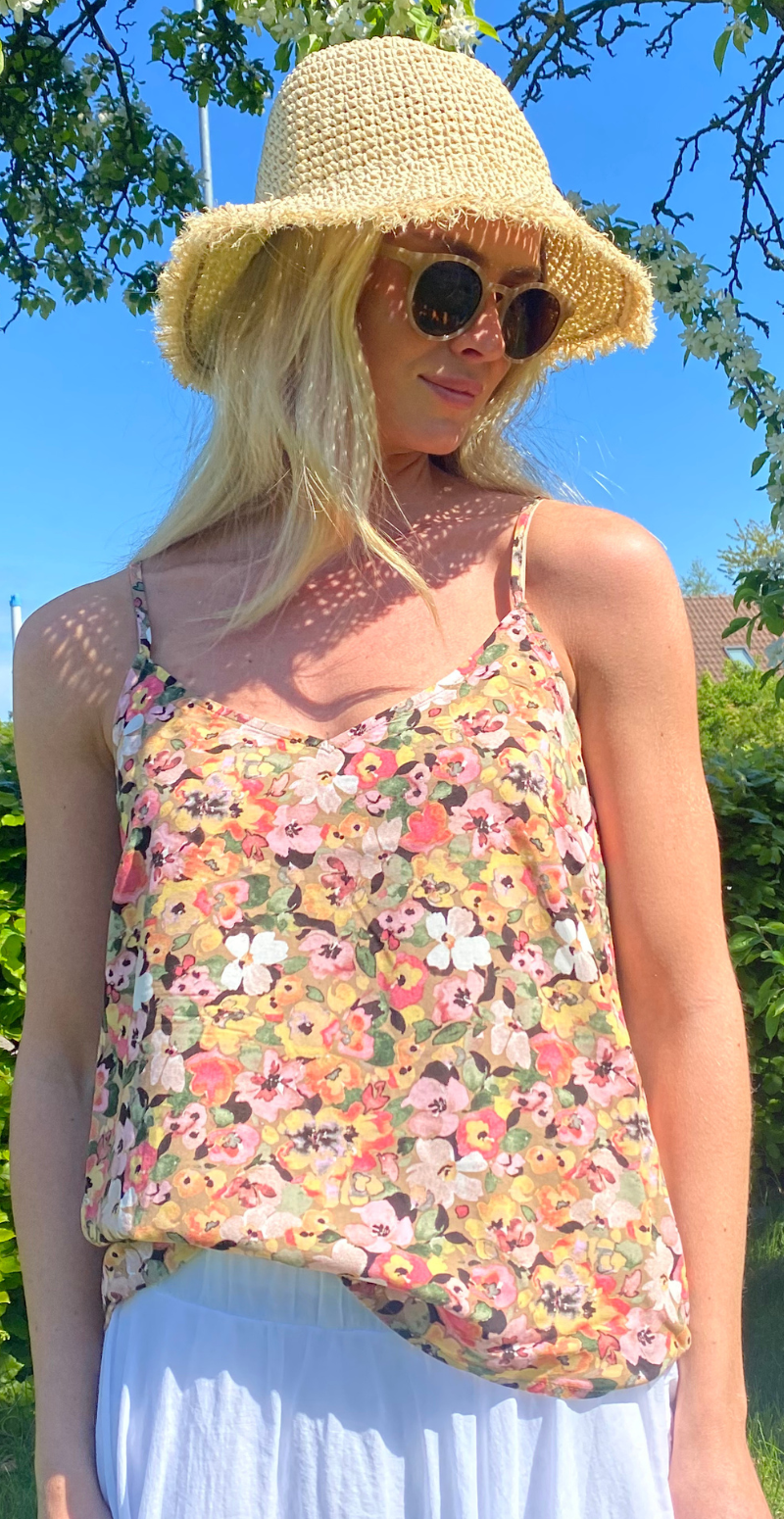 Joella stroptop coral blush flower