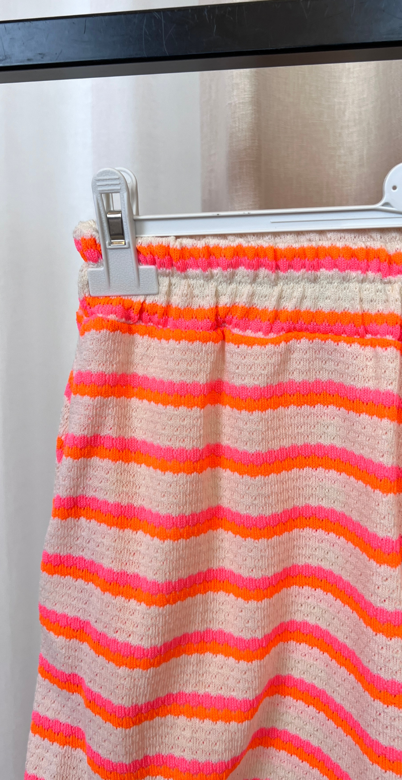Fanny hæklet shorts med striber og skrålommer orange LikeLondon