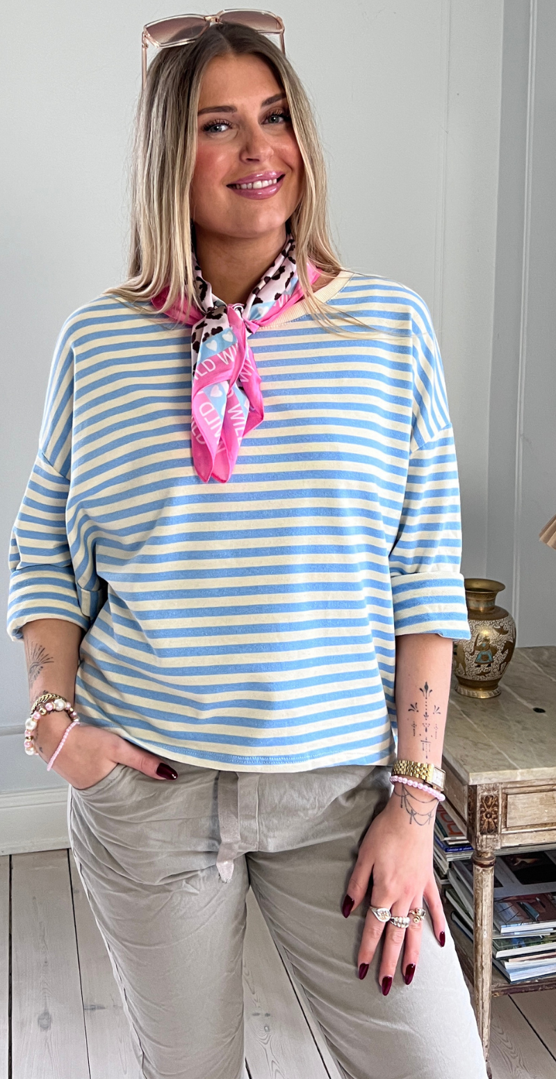 Zenia bluse i oversized pasform med striber blå/hvid LikeLondon