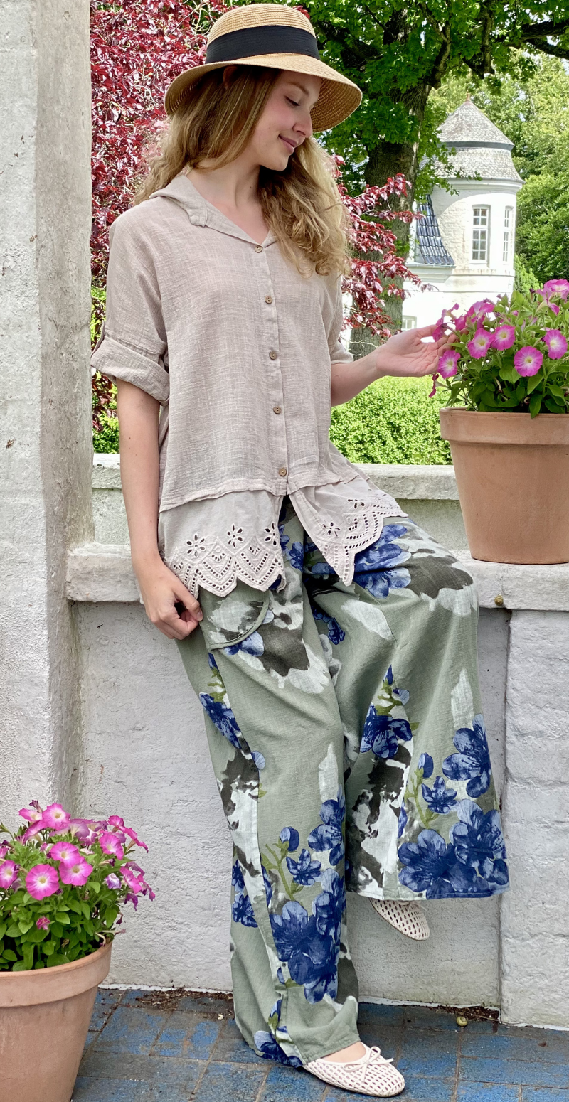 Oda skjortebluse med broderi anglaise beige LikeLondon
