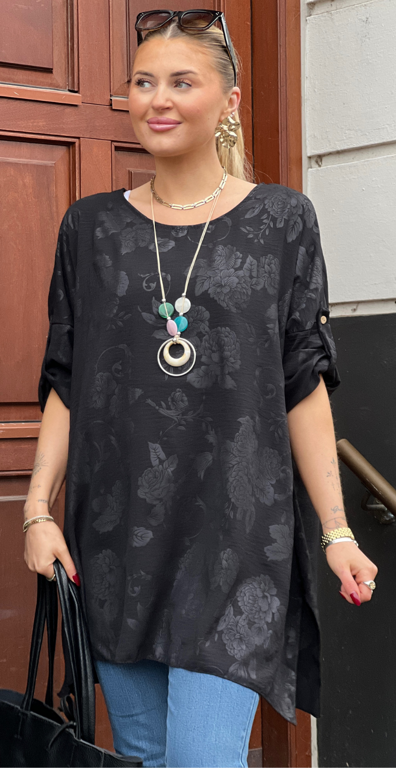 Amanda tunika med præget mønster og halskæde sort LikeLondon