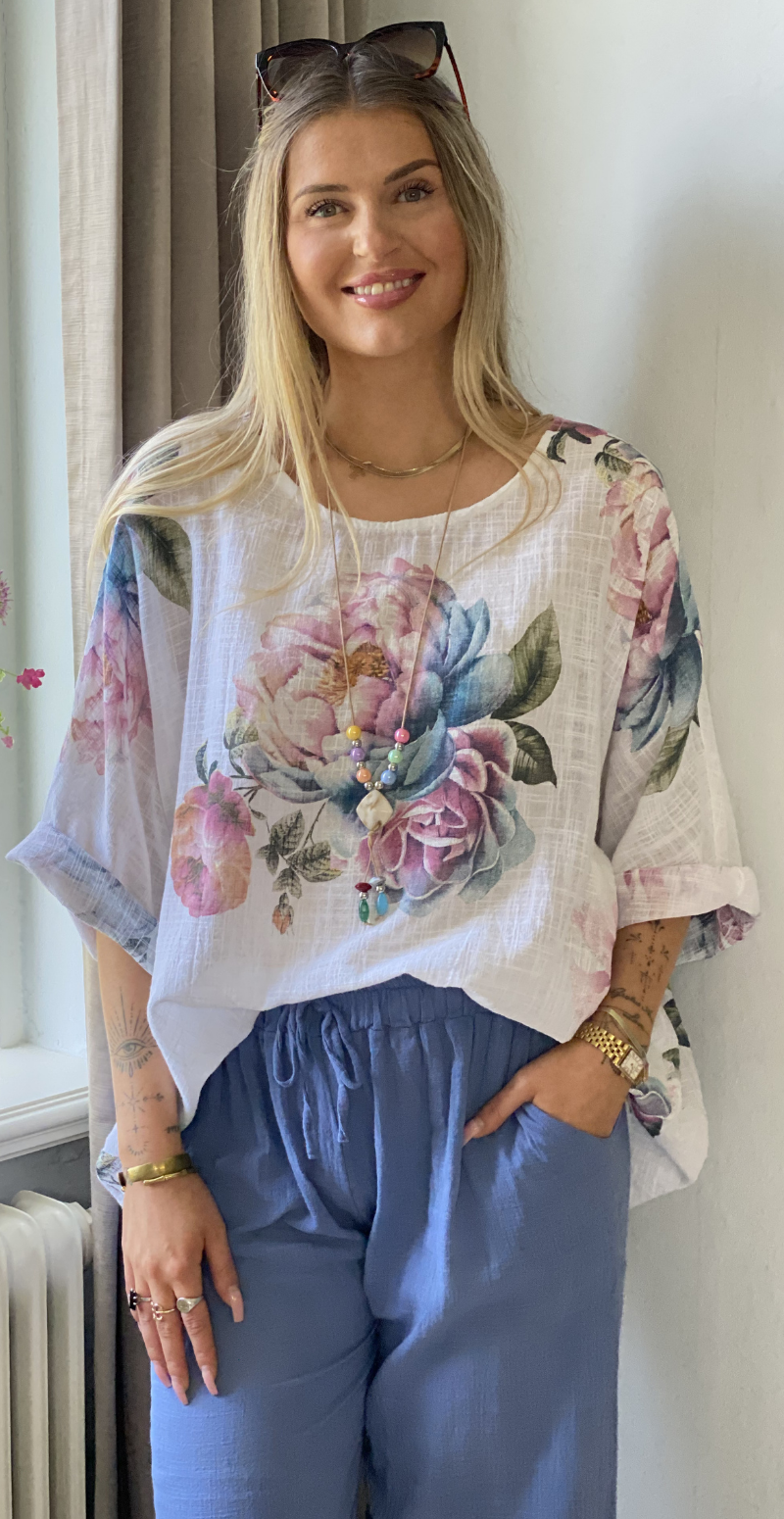 Forudbestil uge 18 Feodora blomstret bluse med vidde og halskæde hvid LikeLondon