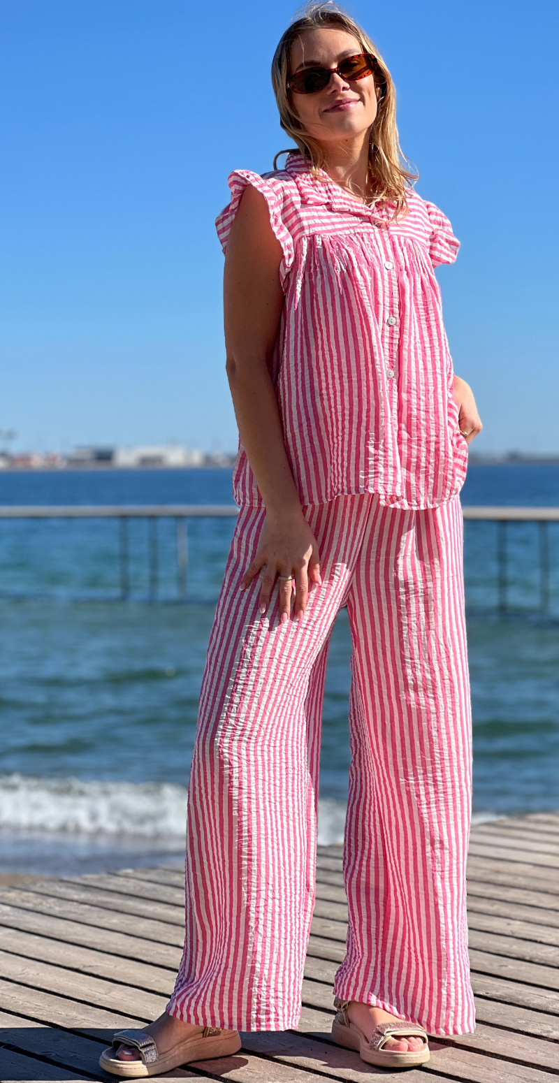 Lilje sæt med stribet bluse og bukser pink LikeLondon