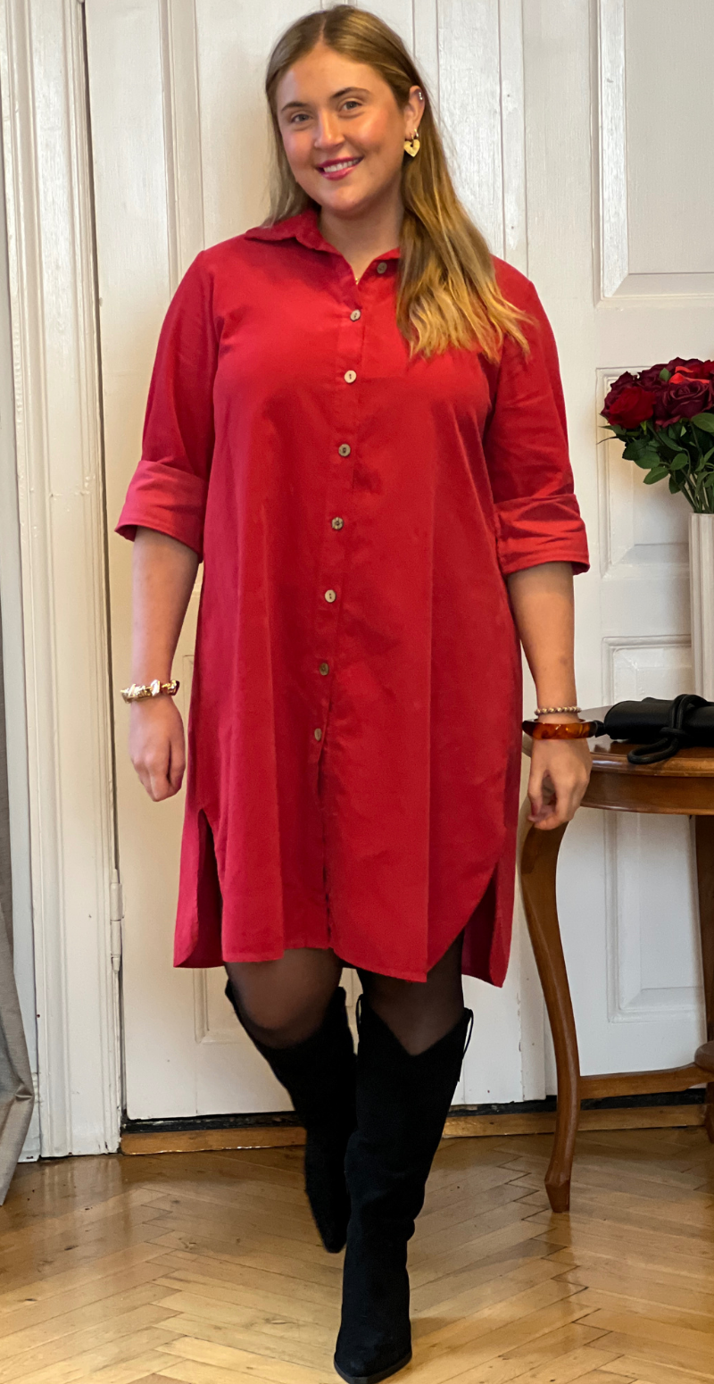 Danica fløjls kjole-tunika med knapstolpe rød LikeLondon