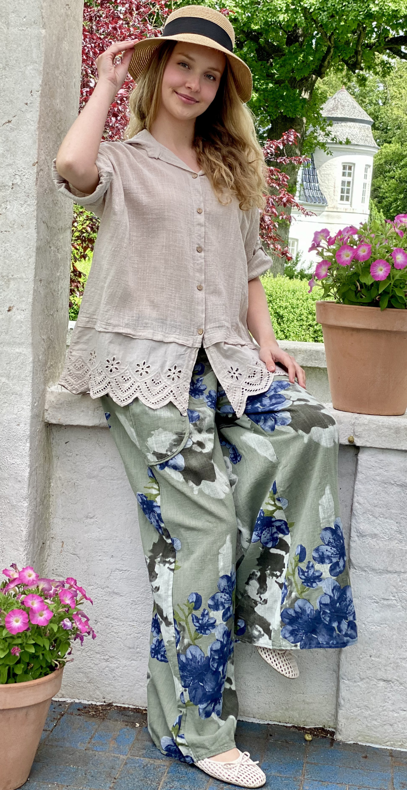 Oda skjortebluse med broderi anglaise beige LikeLondon