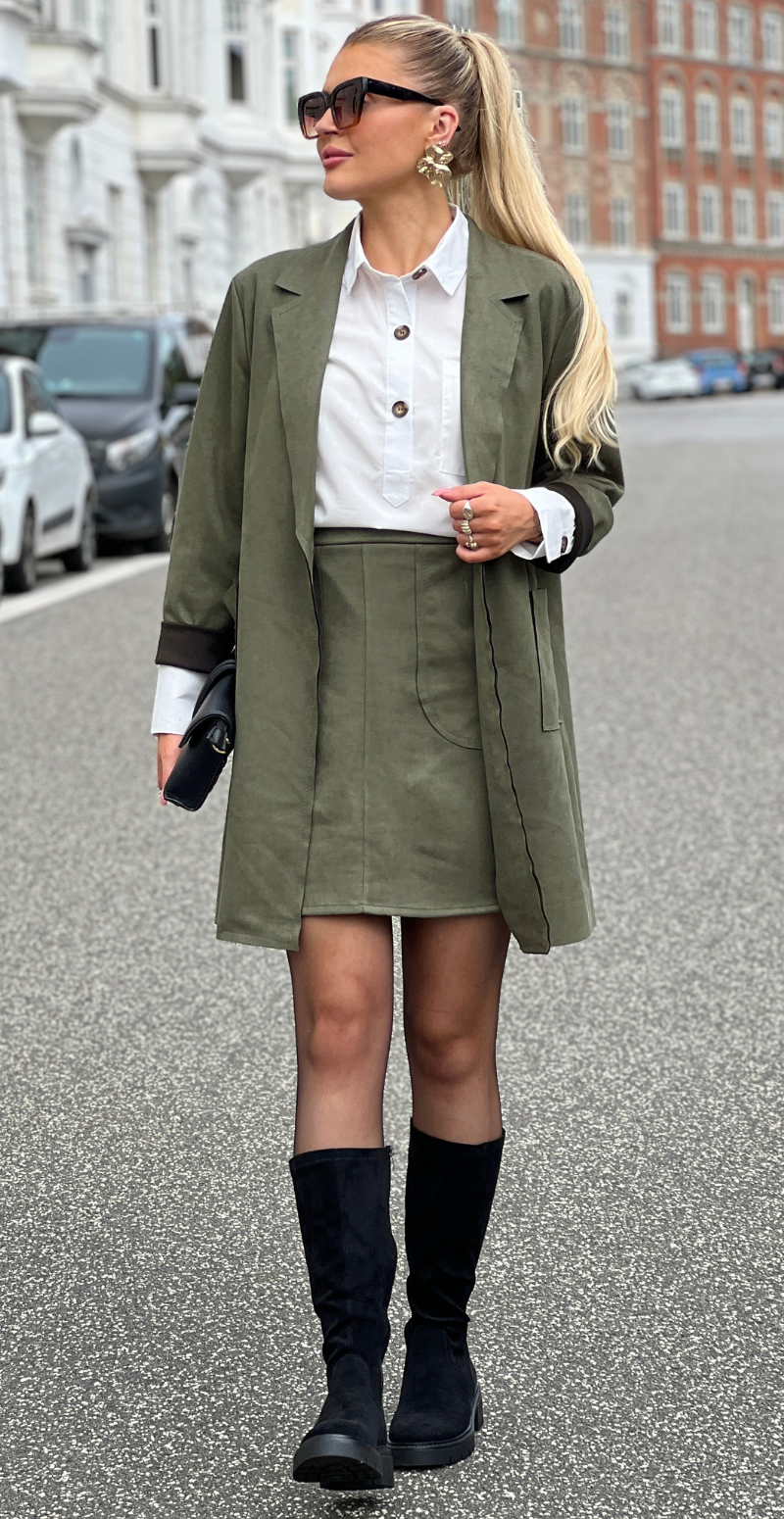 Kamella mellemlang jakke i ruskindslook khaki LikeLondon