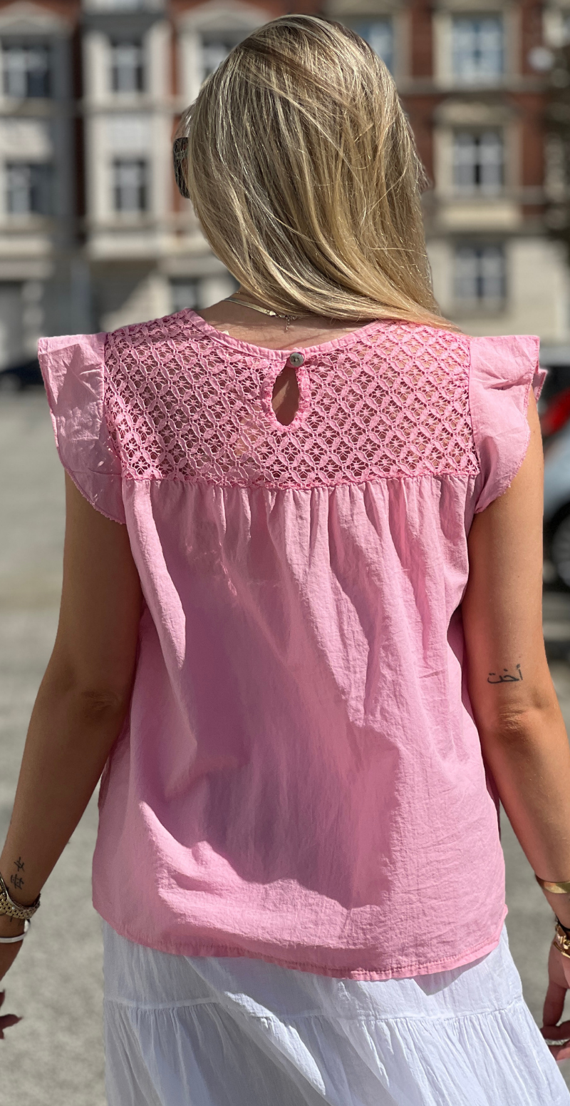 Pixie bluse med blonde og flæseærmer pink LikeLondon