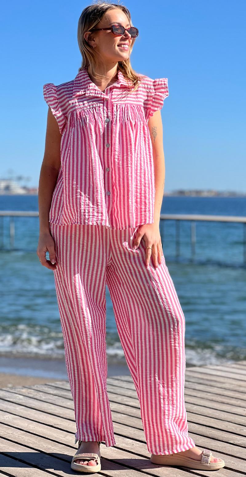 Lilje sæt med stribet bluse og bukser pink LikeLondon