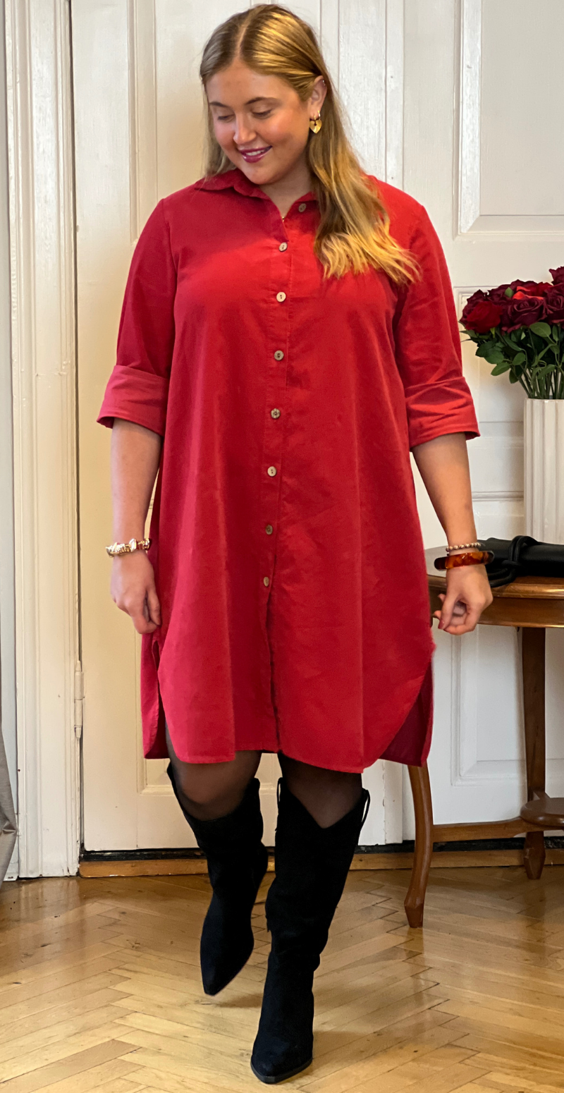 Danica fløjls kjole-tunika med knapstolpe rød LikeLondon
