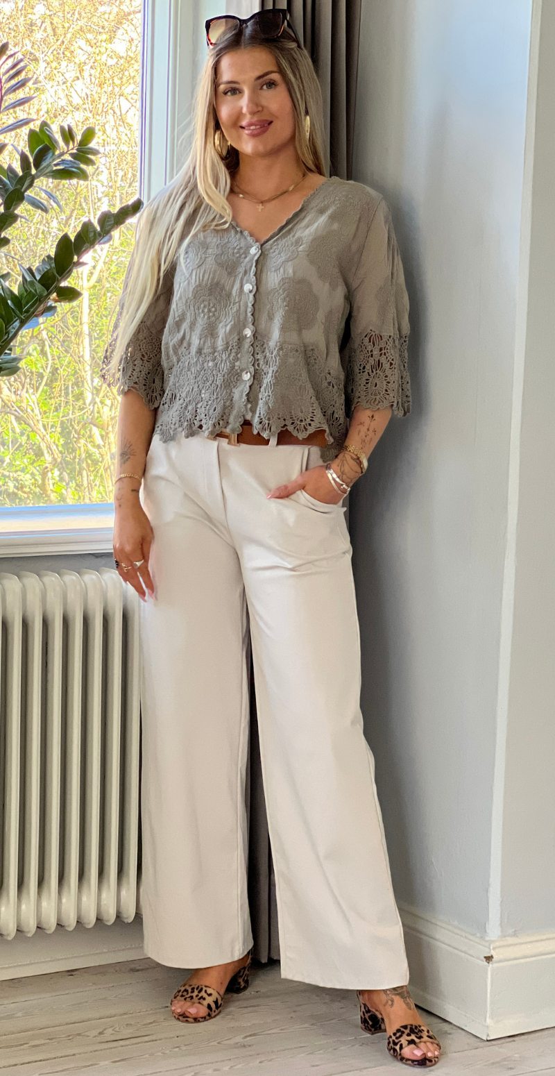 Silvia cardigan med 3/4 ærmer og hæklede kanter fango LikeLondon