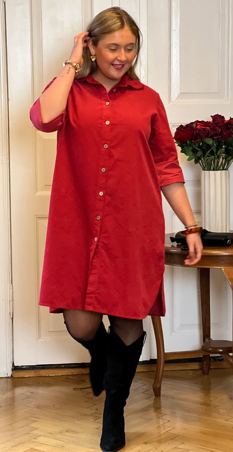 Forudbestil uge 49 Danica fløjls kjole-tunika med knapstolpe rød LikeLondon