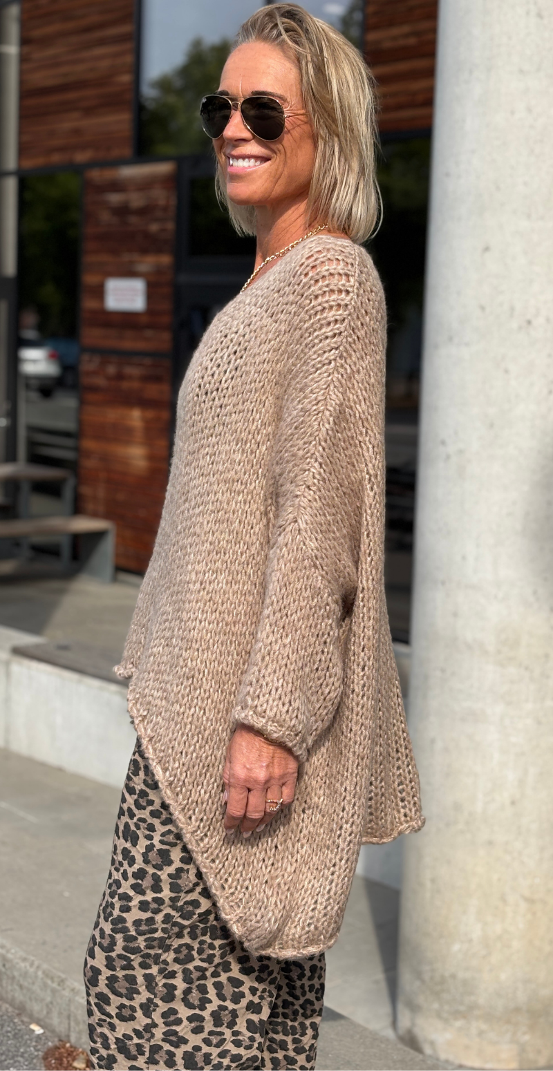 Beatrix oversized strik i grov rib camello LikeLondon