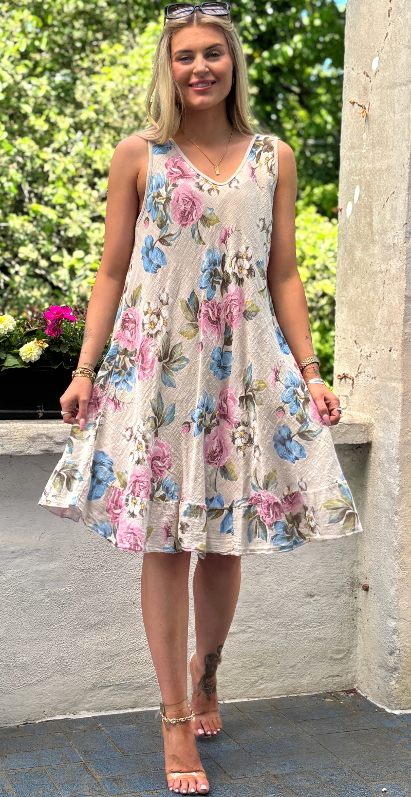 Iben kjole med blomsterprint og peplum beige LikeLondon