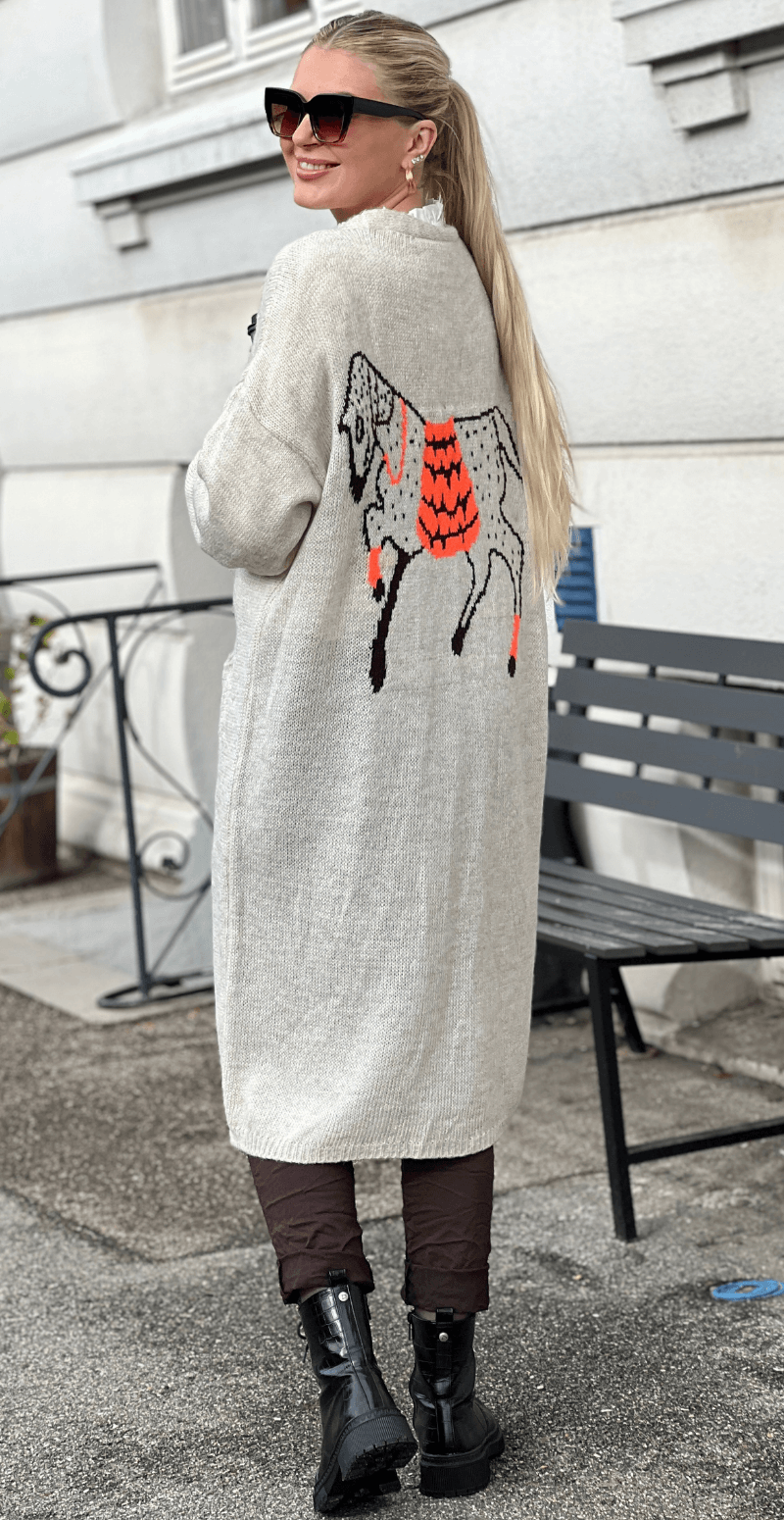 Forudbestil uge 40 Ramona lang strik cardigan med hest på ryggen beige LikeLondon