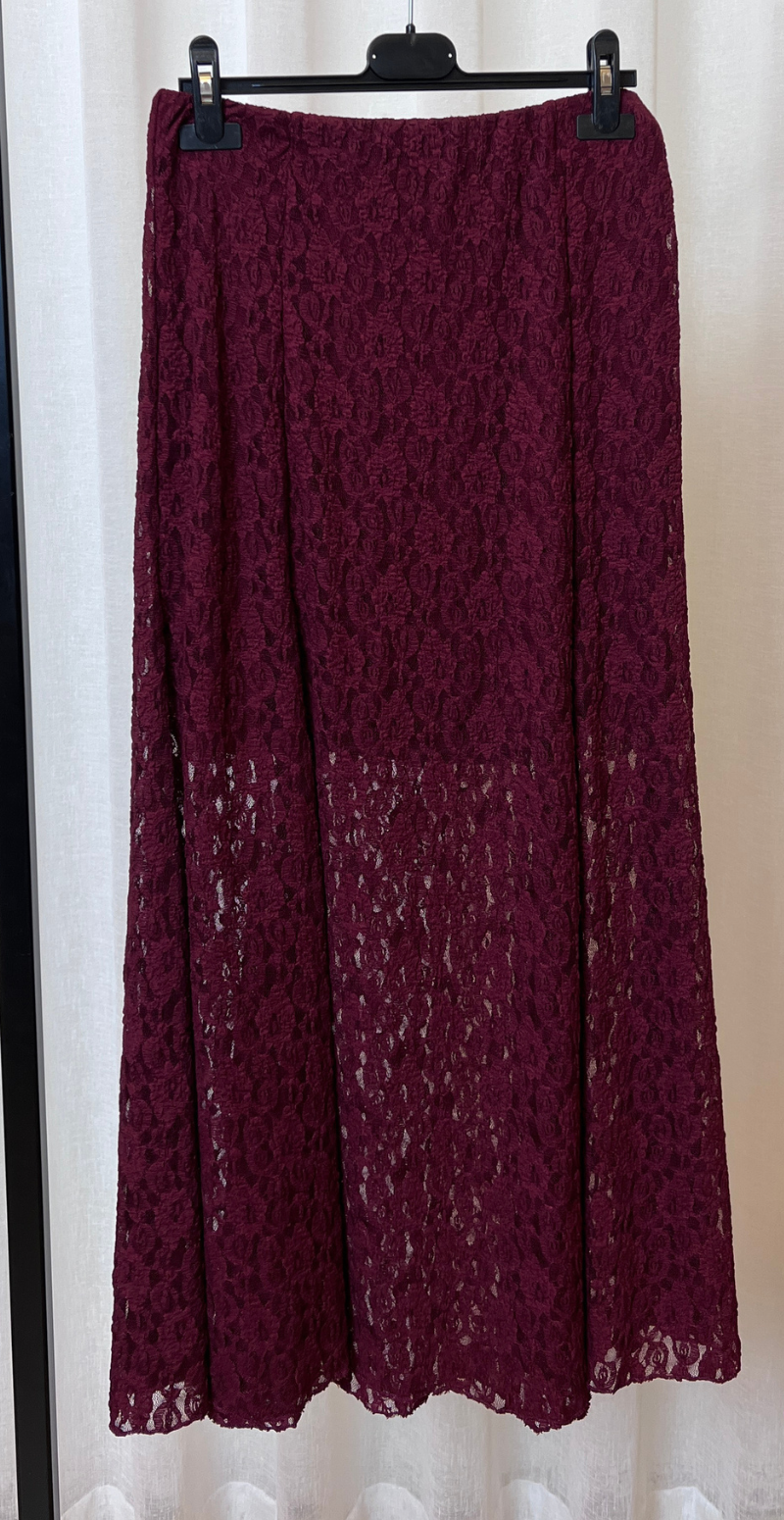 Lumi lang blonde nederdel med elastik i taljen bordeaux LikeLondon