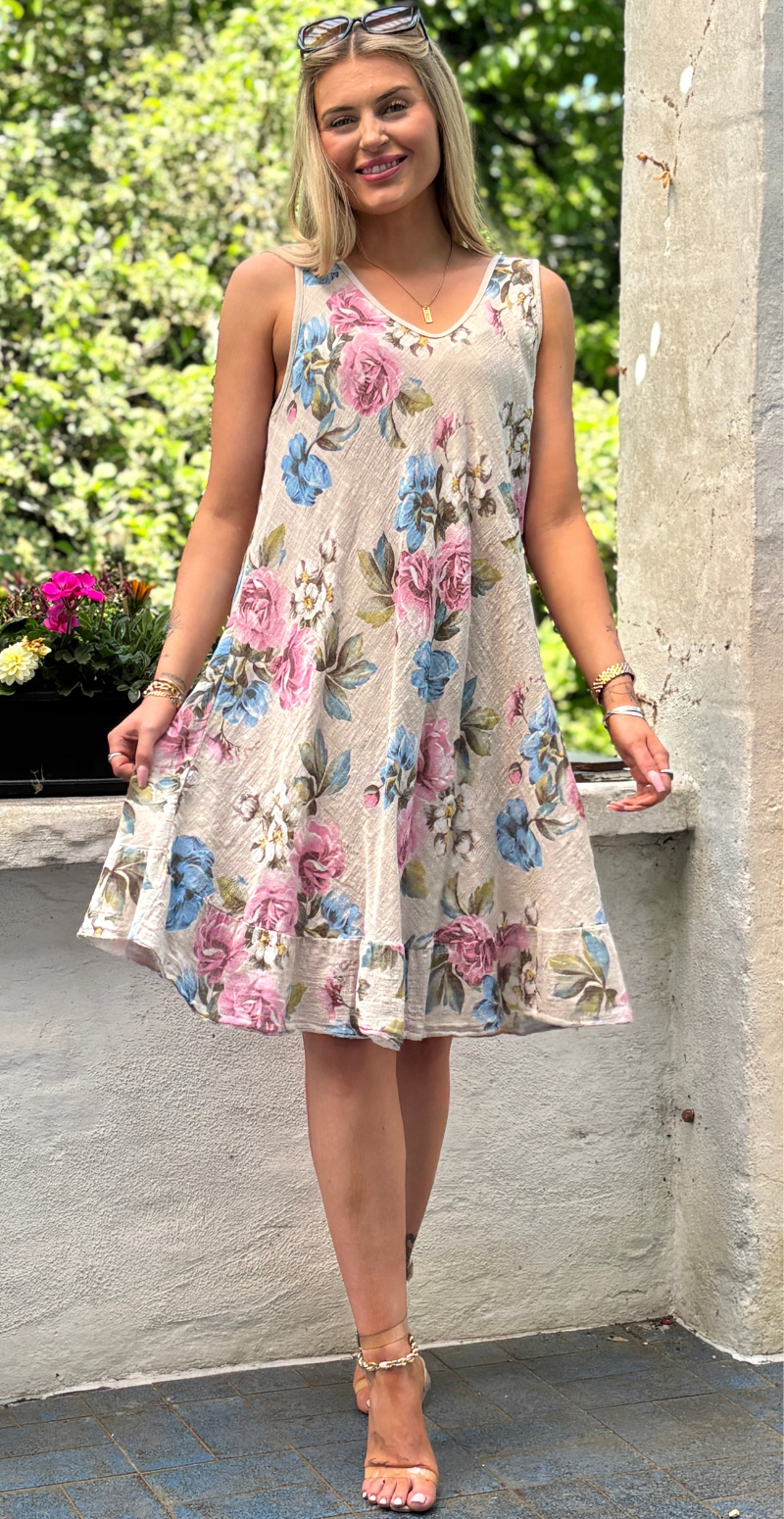 Iben kjole med blomsterprint og peplum beige LikeLondon