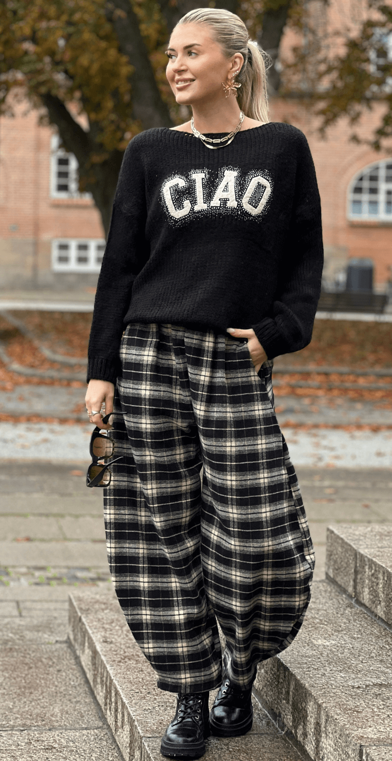 Lola uldstrik bluse med "CIAO" sort LikeLondon