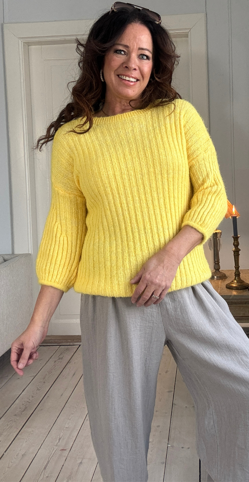 Angelina strik med 3/4 ærme med puf gul LikeLondon